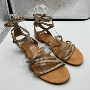 UGG F300 Strappy Sandals Size 7